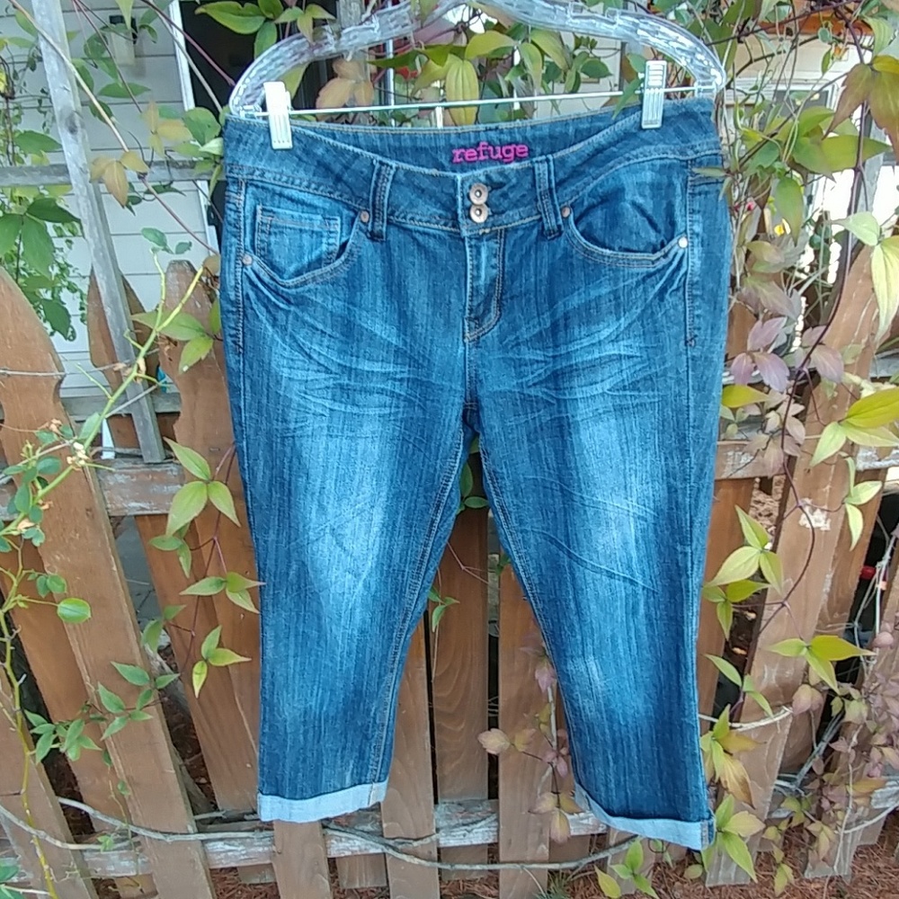 Refuge jean capris size 10